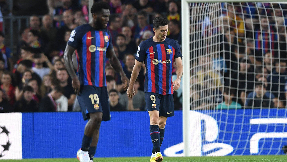 Barcelona’s Franck Kessie and Robert Lewandowski during a Champions League match vs. Bayern Munich